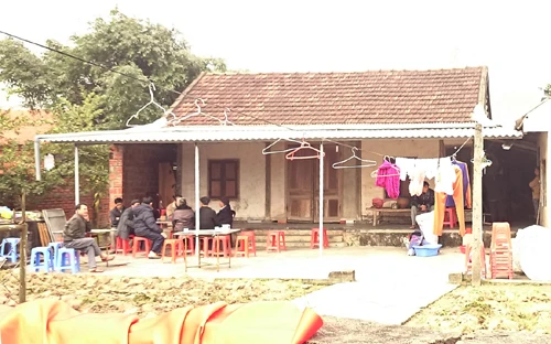 Mẹ và con trai chưa đầy 2 tháng tuổi chết bất thường trong giếng nước ảnh 1