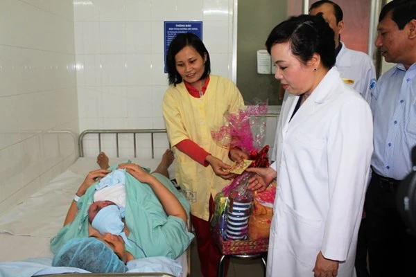 Đêm giao thừa của các vị bộ trưởng 'ngồi ghế nóng' ảnh 6