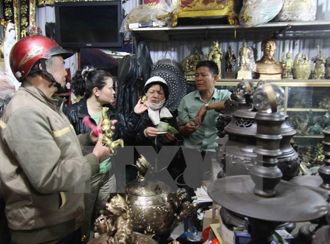 Huy động gần 300 công an bảo vệ an ninh phiên chợ 'mua may, bán rủi' ảnh 1