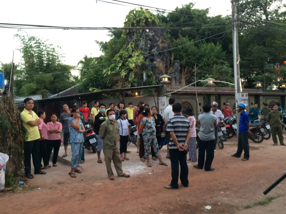 Sau tết ghé thăm cha, kinh hoàng phát hiện cha mình đã treo cổ chết ảnh 1