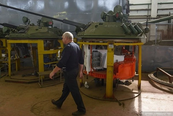 Tiếc ngẩn ngơ hàng trăm xe tăng Nga bị bỏ rơi ảnh 10