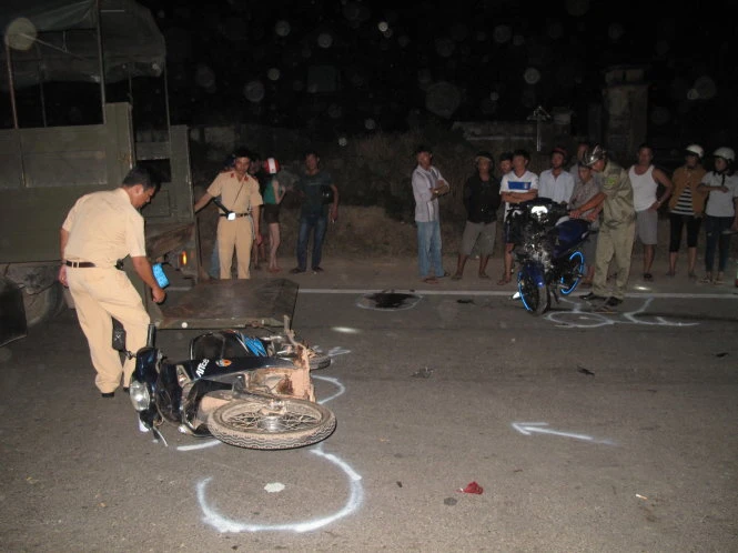 Hiện trường vụ tai nạn tối 14- 3 - Ảnh: Duy Khánh