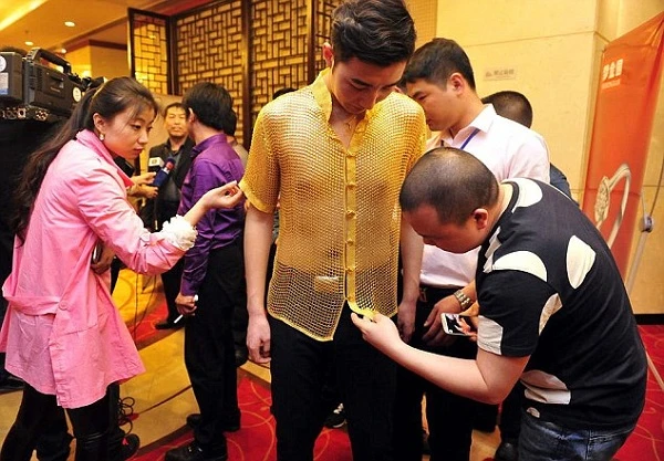 Sốc với bikini vàng ròng trị giá 1,3 tỉ đồng ảnh 5