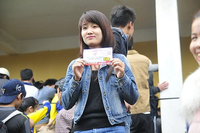 Mua vé, Công Phượng, SLNA, HAGL