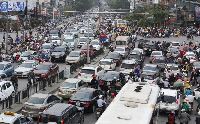 Ảnh chụp giao thông trên một tuyến đường Hà Nội hôm 30-3-2015 -Ảnh: Reuters