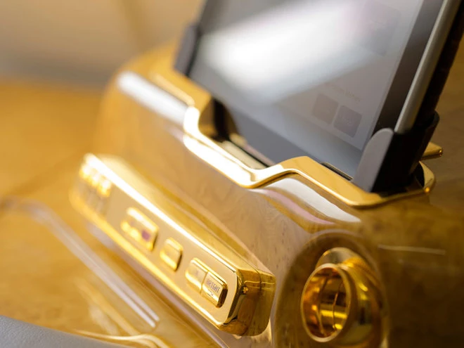 Khoang hạng nhất dát vàng trên máy bay Emirates ảnh 4