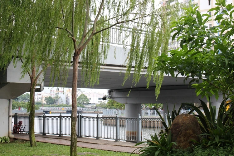 Cầu Trần Khánh Dư sáng chiều đều... kẹt ảnh 11