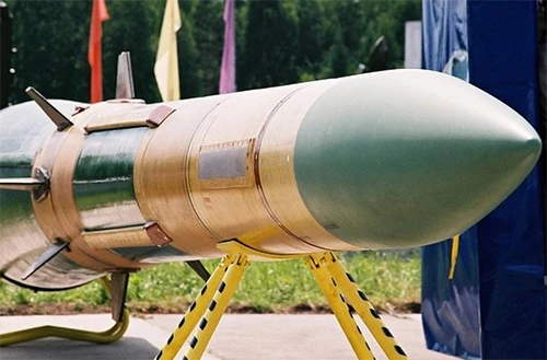 Tổ hợp S-300VM Antey-2500. Đạn tên lửa9M82M Đạn tên lửa53T6. Tổ hợp S-300VM Antey-2500. Đạn tên lửa9M82M Đạn tên lửa53T6.