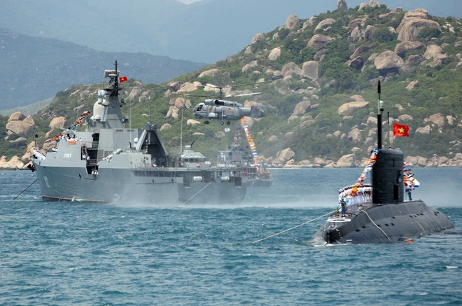Hải quân Việt Nam phô diễn sức mạnh trên biển ảnh 7