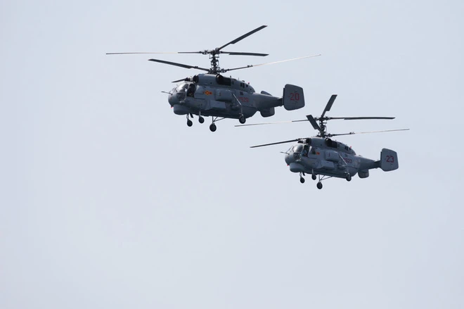 Hải quân Việt Nam phô diễn sức mạnh trên biển ảnh 10