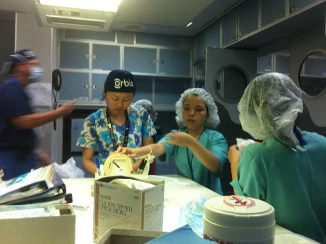 Bệnh viện bay Orbis đến Huế phẫu thuật cho bệnh nhân nghèo ảnh 5