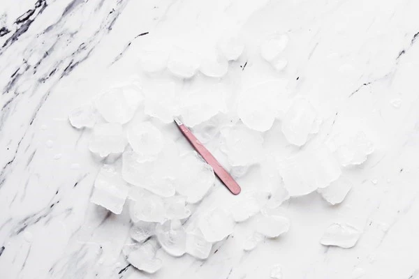 Nghiên cứu năm cách làm đẹp bất ngờ từ đá viên trong tủ lạnh ảnh 5