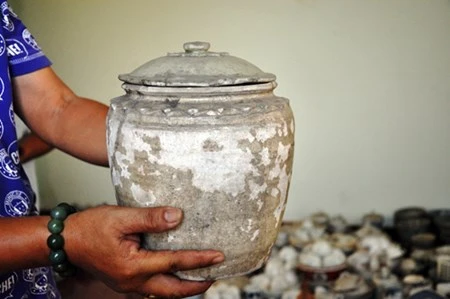 Kho cổ vật của 'ông trùm' gốm sứ Sài Gòn ảnh 8