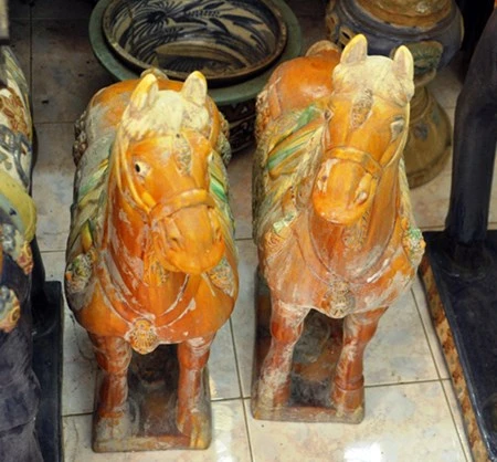 Kho cổ vật của 'ông trùm' gốm sứ Sài Gòn ảnh 9