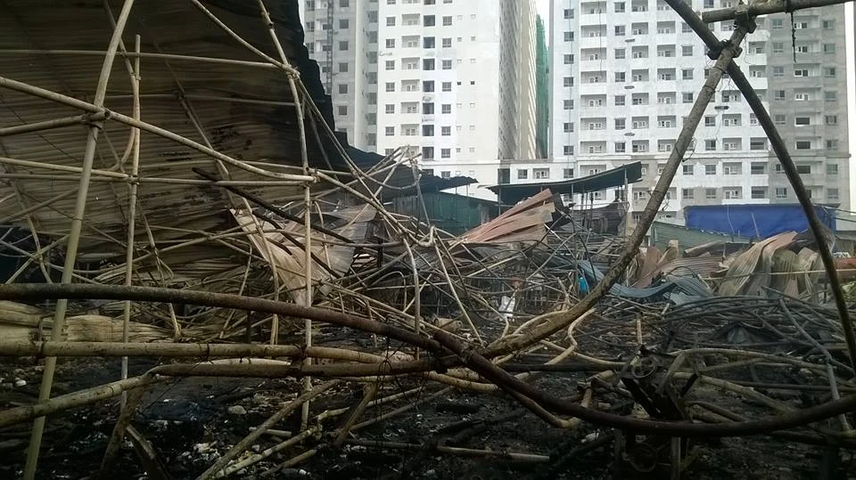 Cháy khủng khiếp trong đêm ở khu lán công nhân, 4.000 người tháo chạy ảnh 16