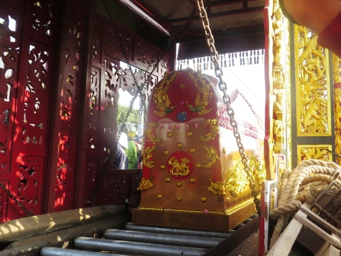 Tiễn đưa 6 nạn nhân vụ thảm sát Bình Phước về nơi an nghỉ cuối cùng ảnh 2