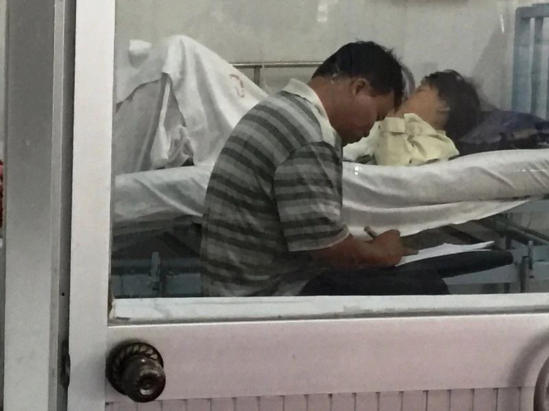 Nghi phạm đâm thấu sọ cháu bé đòi đập đầu vào tường tự vẫn ảnh 2