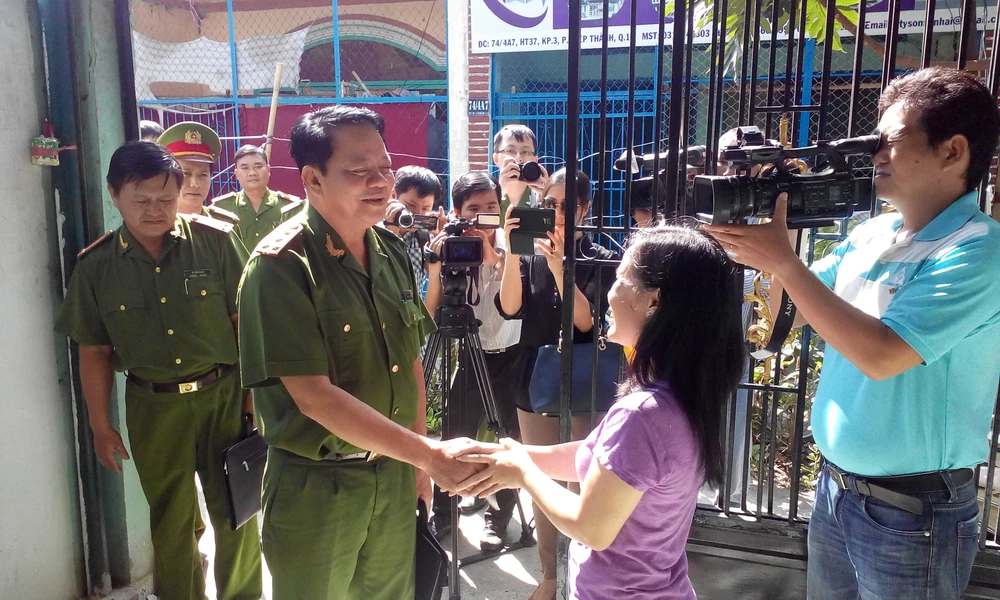 Công an TP.HCM xin lỗi, cấp lại CMND cho hơn 7.000 trường hợp ảnh 1