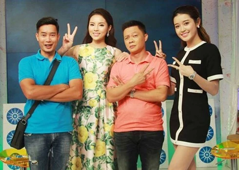 hoa hau ky duyen: 'cam on nguoi chup hinh toi ngu tren may bay' hinh 1