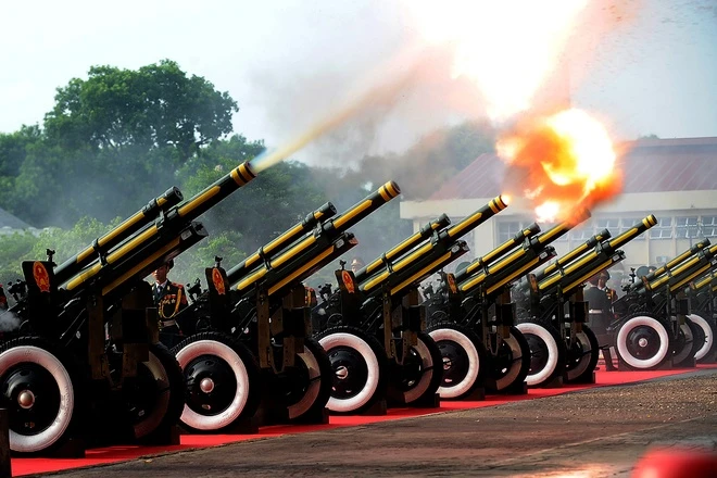 Chùm ảnh: 21 phát đại bác vang lên trong ngày Quốc khánh ảnh 11