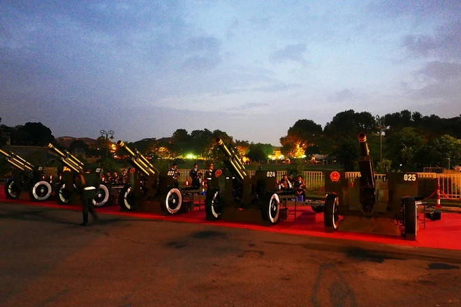 Chùm ảnh: 21 phát đại bác vang lên trong ngày Quốc khánh ảnh 5