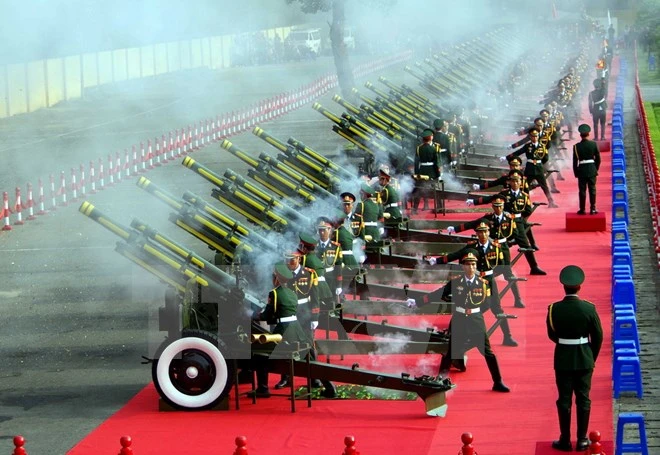 Chùm ảnh: 21 phát đại bác vang lên trong ngày Quốc khánh ảnh 2 Chùm ảnh: 21 phát đại bác vang lên trong ngày Quốc khánh ảnh 2