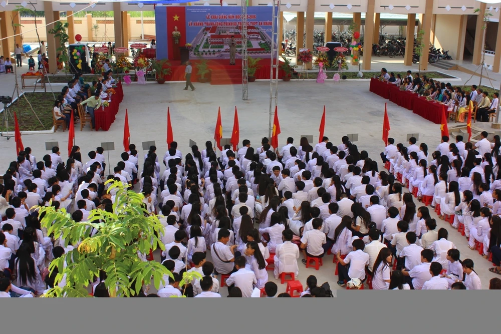 Lễ khai giảng ở ngôi trường chỉ toàn học sinh lớp 10 ảnh 4