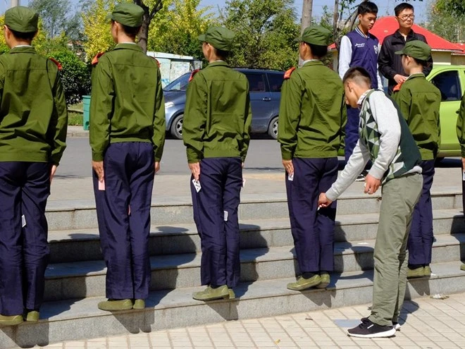 'Toát mồ hôi' với lớp học quốc phòng của sinh viên Trung Quốc ảnh 2