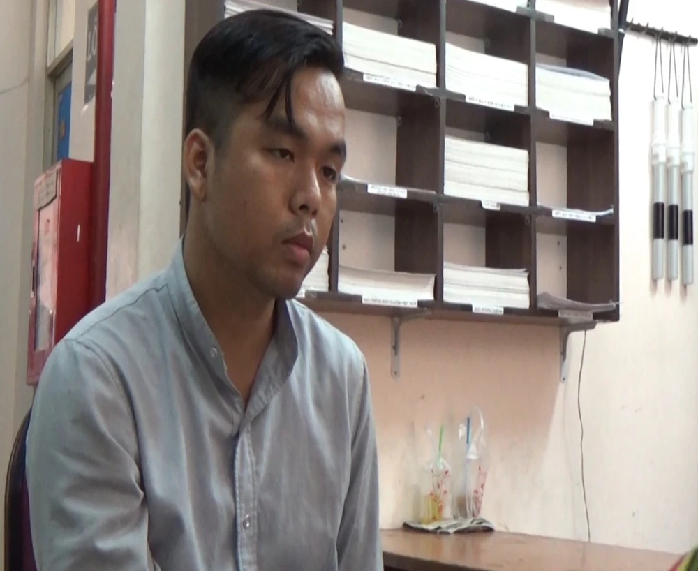 Dùng hình ảnh, clip khỏa thân để tống tiền bạn gái cũ ảnh 1