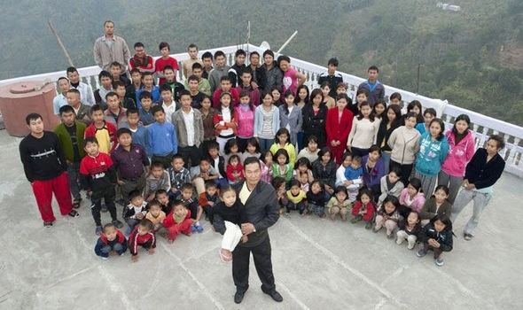 Người đàn ông có 39 vợ và 127 con cháu sống chung nhà ảnh 3