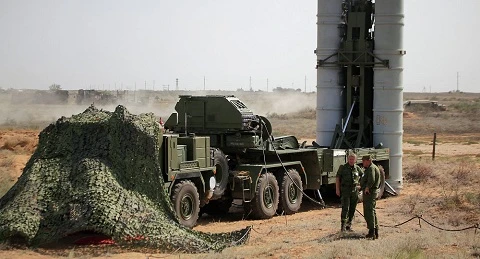 Hệ thống tên lửa phòng không S-400 của Nga 