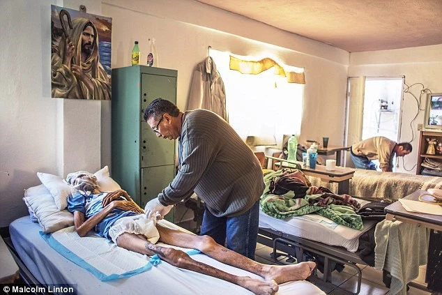 Cận cảnh cuộc sống ở thành phố bị căn bệnh AIDS 'xâm lược' ảnh 3