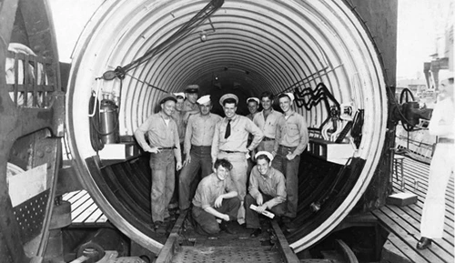 i-400-tau-ngam-lon-hon-san-bong-da-cua-nhat-1