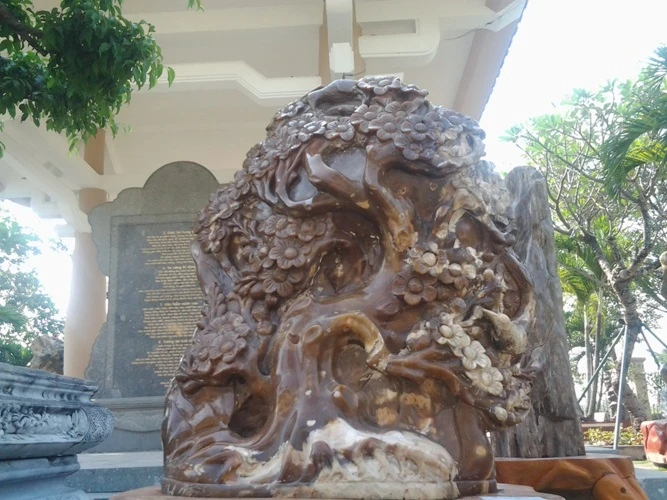 Chùm ảnh: Độc đáo tác phẩm điêu khắc đá Trấn Biên ảnh 3