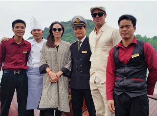 Angelina - Brad Pitt đến Việt Nam du lịch ngày 20/12 vừa qua. brad-pitt-angelina-jolie-tinh-yeu-giup-chien-thang-2-benh-ung-thu-2