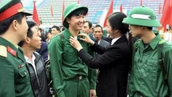 Luật Nghĩa vụ quân sự 2015 quy định thống nhất thời hạn phục vụ tại ngũ trong thời bình của hạ sĩ quan và binh sĩ là 24 tháng