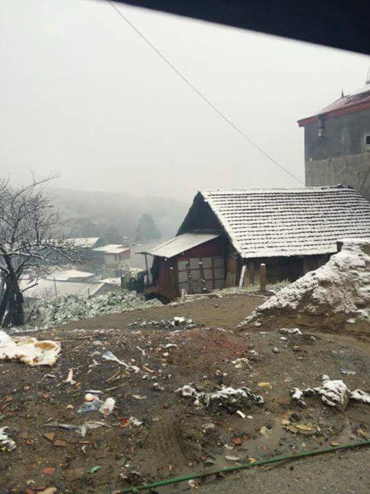 Nhiều nơi ở miền Bắc chìm trong băng tuyết lịch sử âm 6-8 độ C ảnh 10