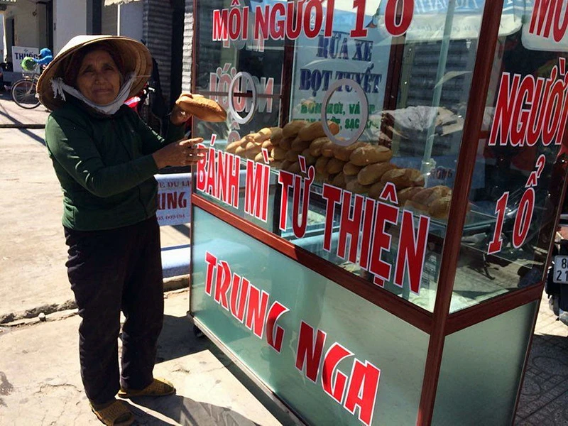Phan Thiết xuất hiện xe bánh mì từ thiện ảnh 1