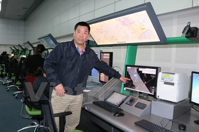 Chuyện của những cảnh sát giao thông điều hành trên… trời ảnh 2