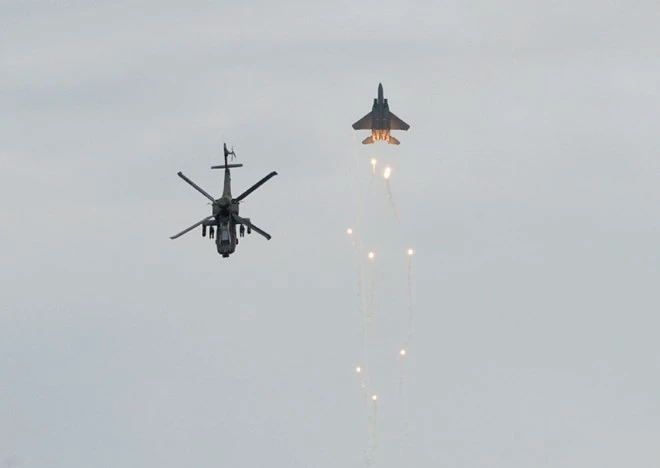 Những chiến đấu cơ nổi bật nhất tại Singapore Airshow ảnh 3