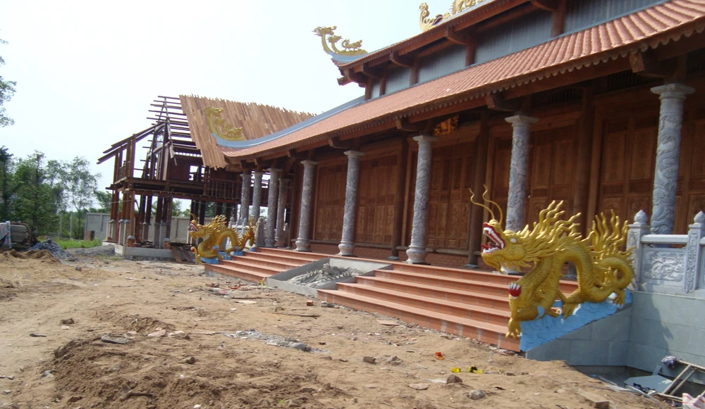 Thông tin mới về vụ nhà thờ tổ của Hoài Linh ảnh 1