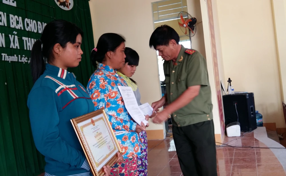 Đề nghị công nhận liệt sĩ cho một công an viên ảnh 1