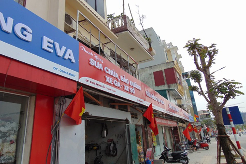 Quận Thanh Xuân nói gì về biển hiệu 'đồng phục xanh đỏ' ở phố kiểu mẫu? ảnh 3