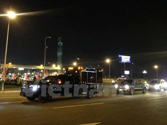 Chuyên cơ chở Tổng thống Obama đã đáp xuống sân bay Nội Bài ảnh 20