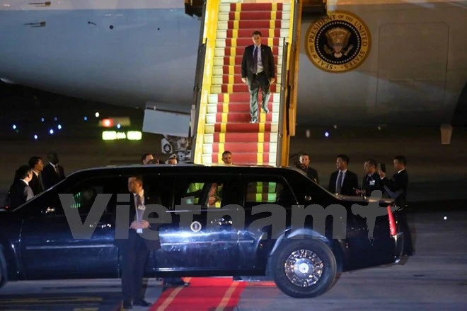 Chuyên cơ chở Tổng thống Obama đã đáp xuống sân bay Nội Bài ảnh 6