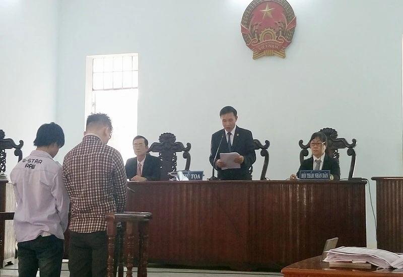 Mức án bất ngờ dành cho 'chủ mưu' vụ cướp giật bánh mì ảnh 1