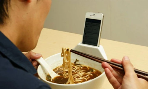 9-cu-chi-nho-cua-doi-phuong-khien-ban-de-dang-doc-vi-2