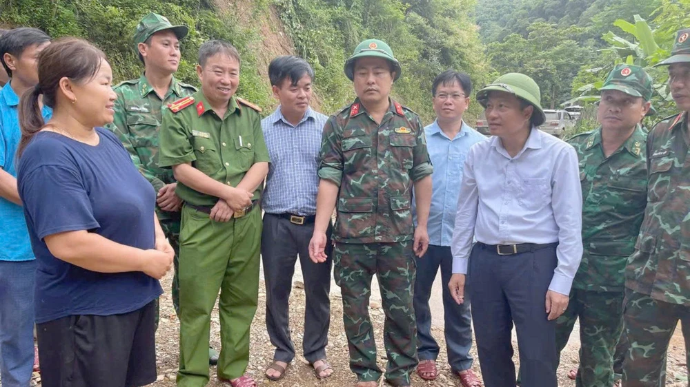 Chu tich Nghe An chi dao thuc dia.jpg