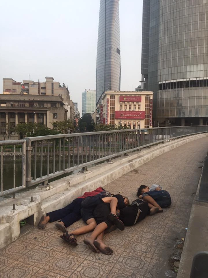 MC Trương Việt Phong gây xúc động với trẻ bụi đời ảnh 4