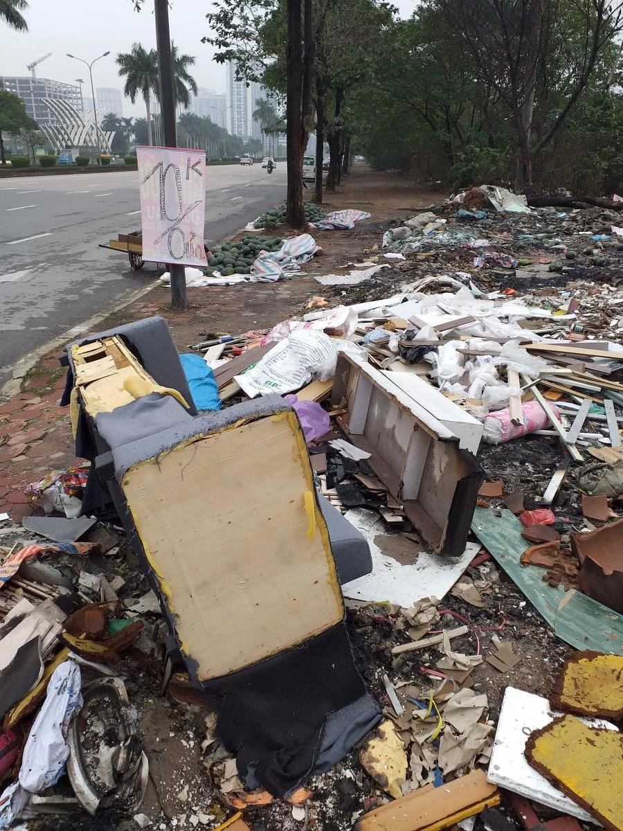 Hà Nội: Rác bủa vây Công viên Hoà Bình ảnh 2